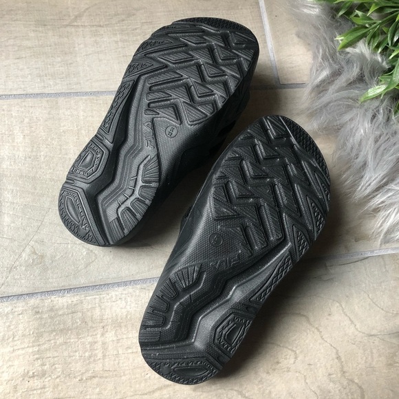 NWOB Fila kids’ slides in black and blue. Size 12 - Picture 5 of 5